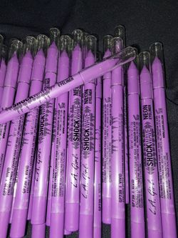 L.A. GIRL-Shockwave-Neon-Eyeliner-GP739 Vivid-(PURPLE)