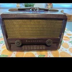 Vintage 1950s Sentinel Model 335P AM Radio - No Working