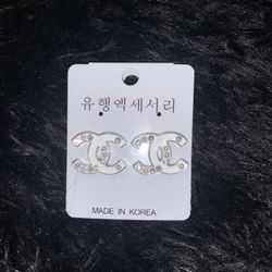 White Diamond And Pearls Fashion Earrings 