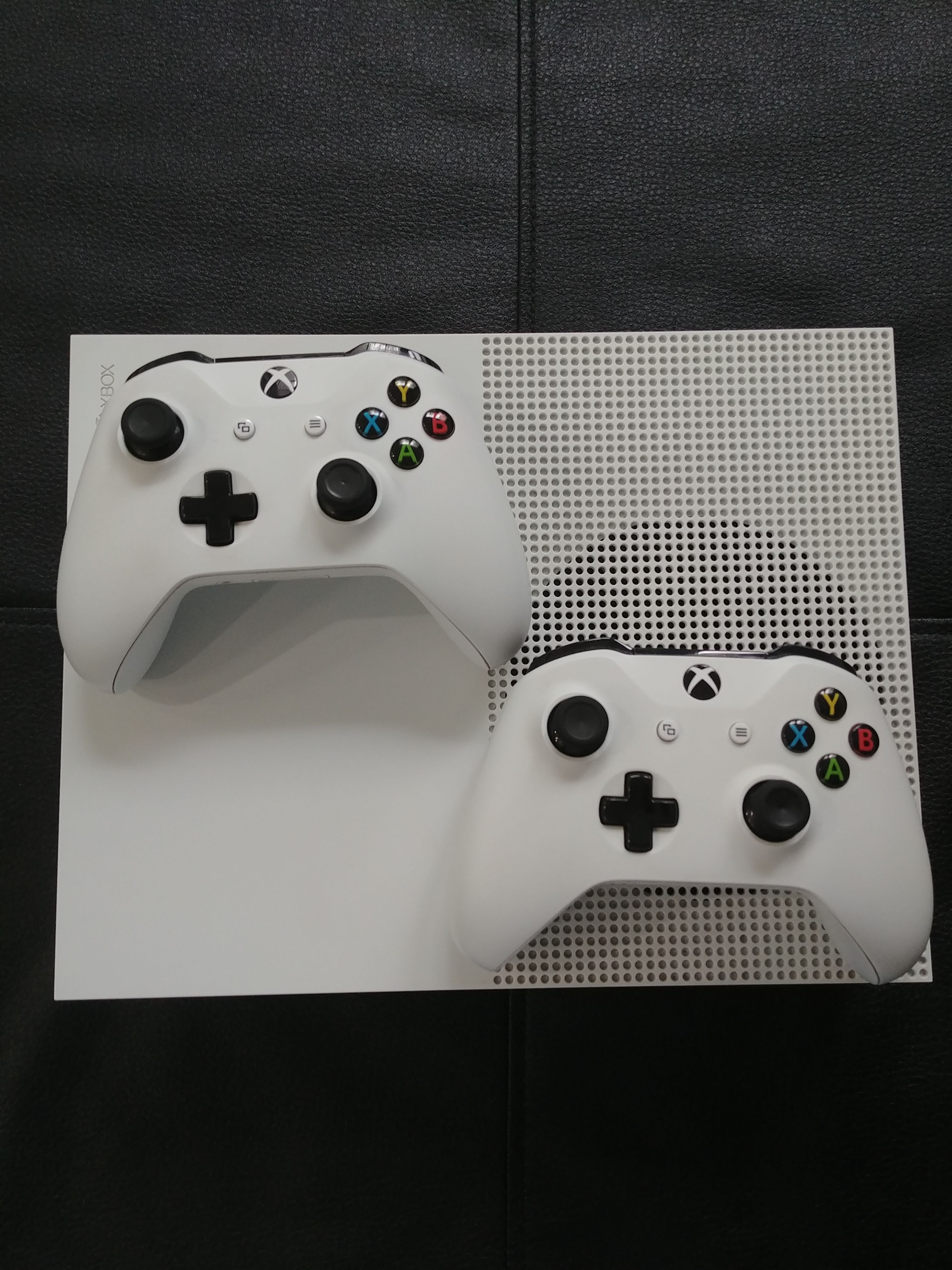 Xbox One S with 2 Controllers and 6 Games