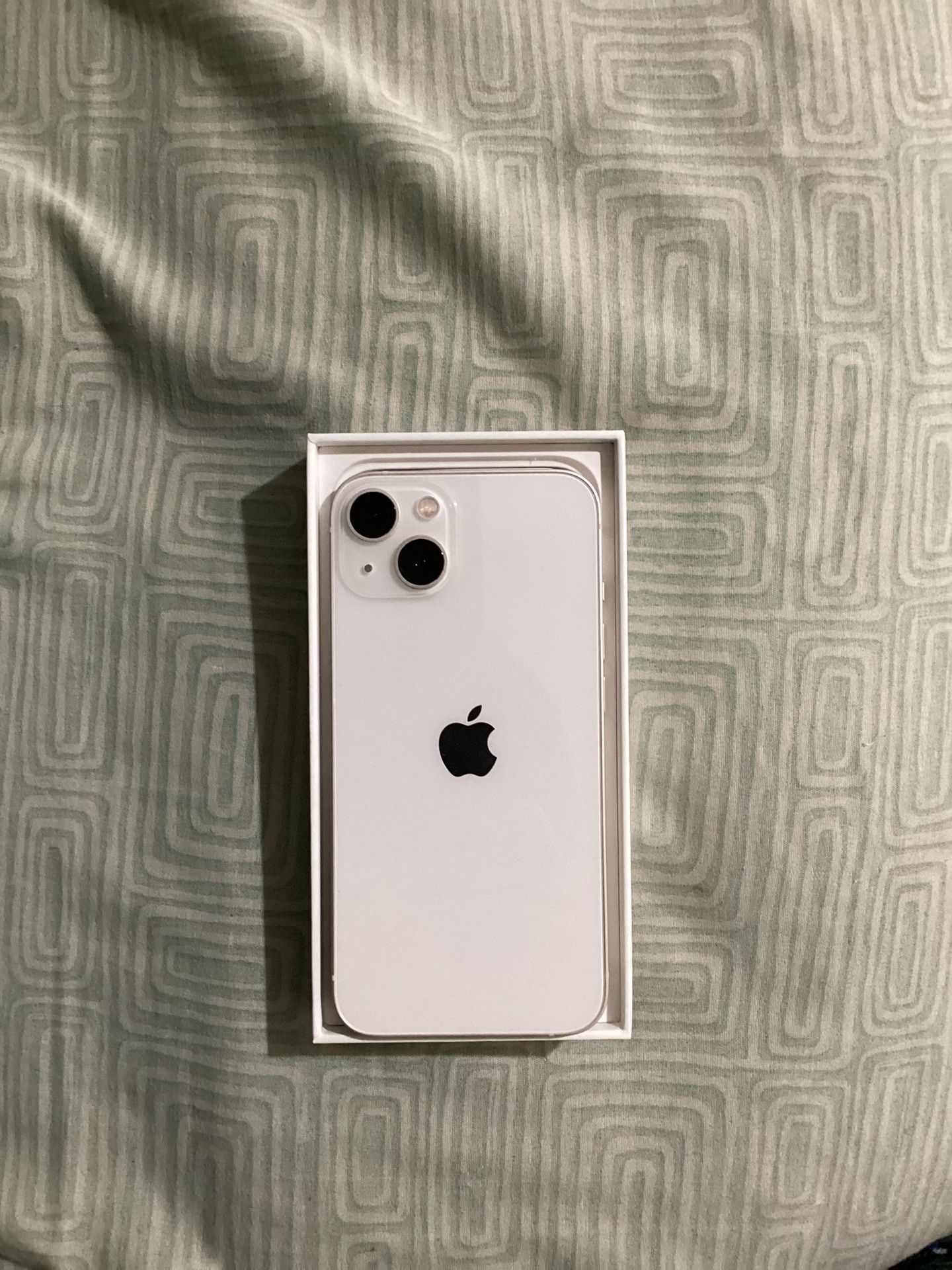 iphone 13 white (128gb) 