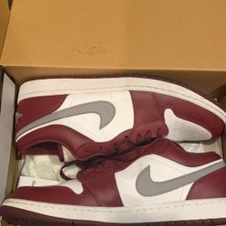 Selling  Air Jordan 1 Low 'Cherrywood Red'