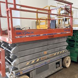 Scissor Lift 