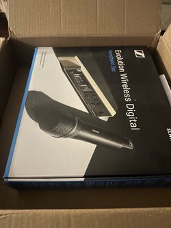 Sennheiser EW-D Evolution Wireless Digital System With 835-S Handheld Microphone - Q1-6