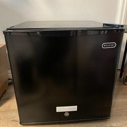 Whynter mini freezer