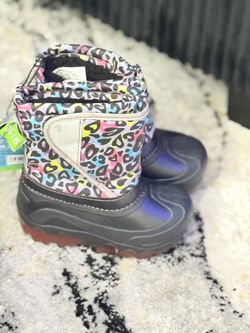 snow boots for girls 🌟🌟9/10 Pick Up Only 