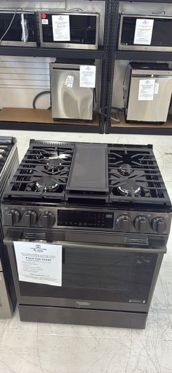 SAVE UP TO $1350 OFF MSRP 📉 on a Terrific 5 Burner Gas Range 😃