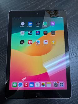 *Great Condition* Apple iPad 6th Gen 32 GB Wi-Fi Bluetooth