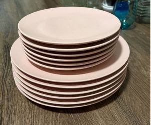 Set of 6 plates large and small plates with 2 bowls