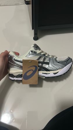 ASICS Gel Kayano 14 cream black metallic plum sneakers size 7