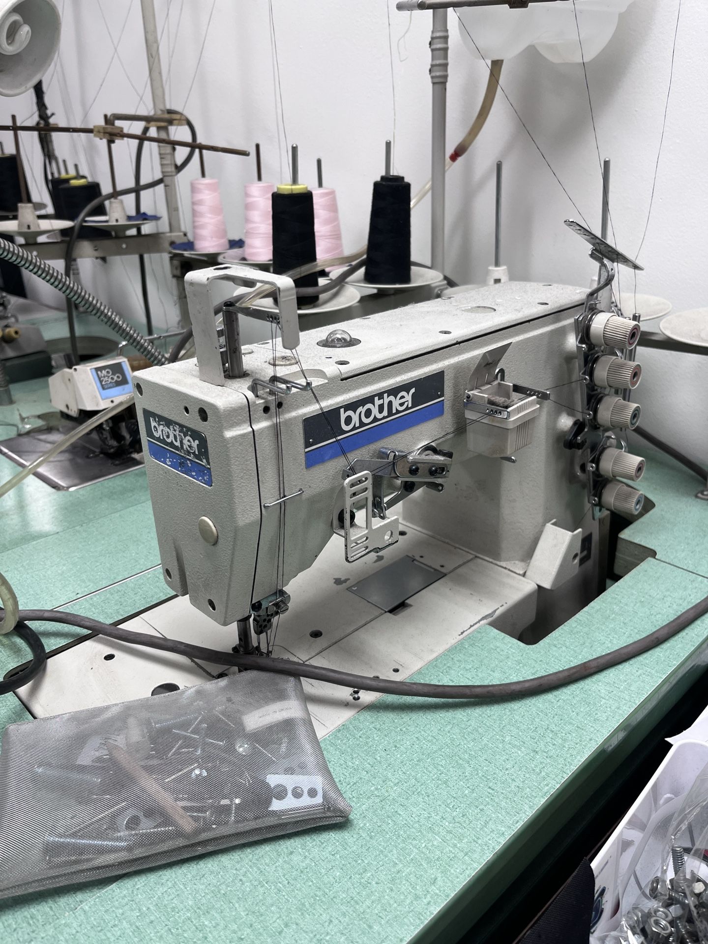 Industrial Sewing Machines 400 Each / Trade for Sale in Los Angeles