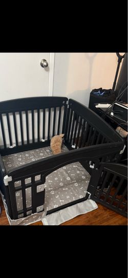 Plastic pet playpen