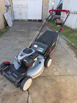 Murray
22 in. 140 cc Briggs & Stratton Walk Behind Gas Self-Propelled Lawn Mower with Front Wheel Drive and Bagger