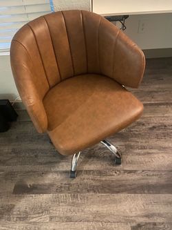 Rolling chair