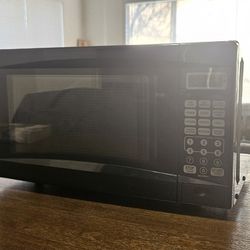 Walmart Microwave 0.7 Cubic ft 