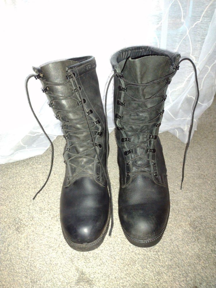 Military Boots 11R
