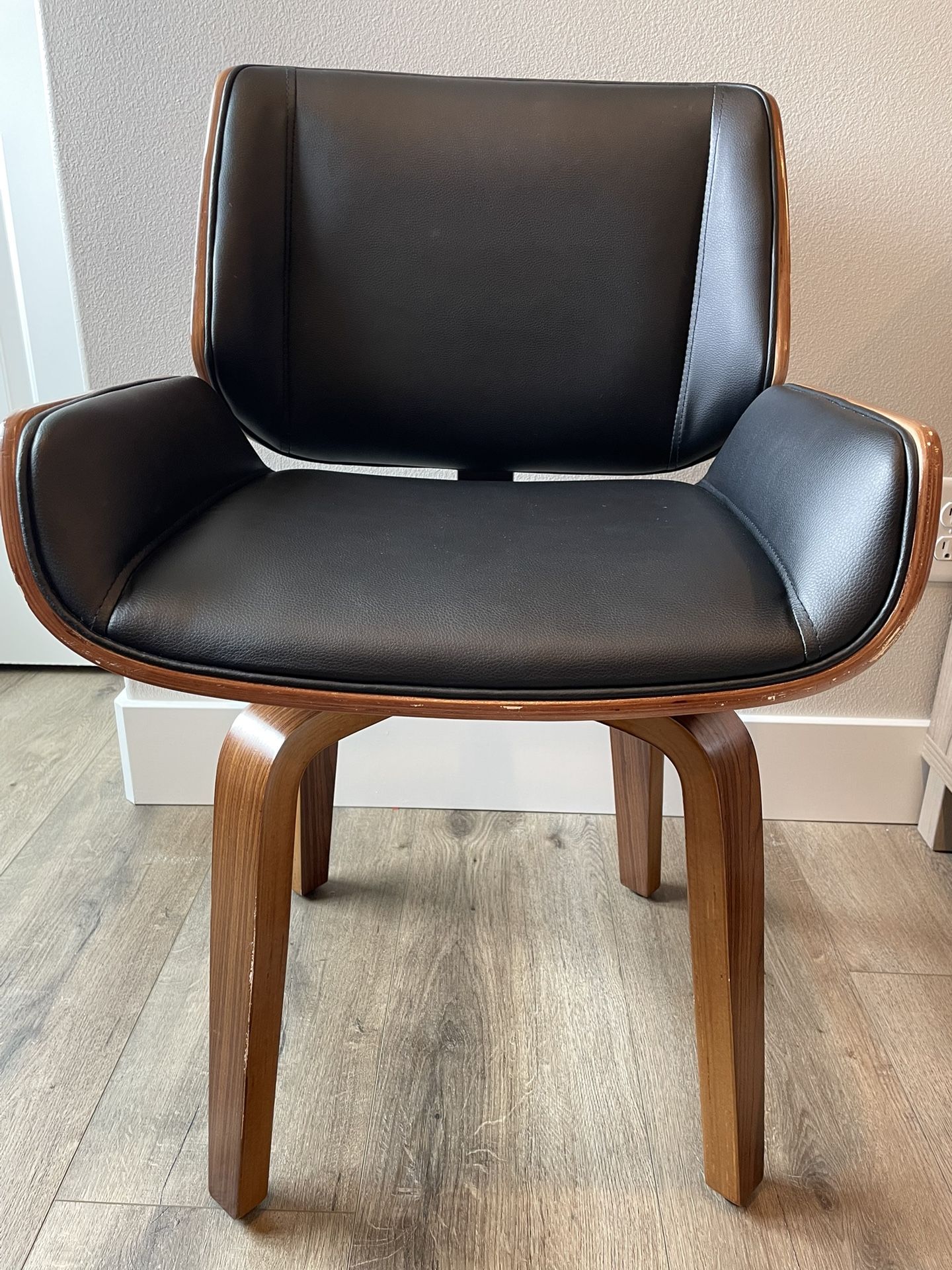 Mid Century Modern Swivel Chair