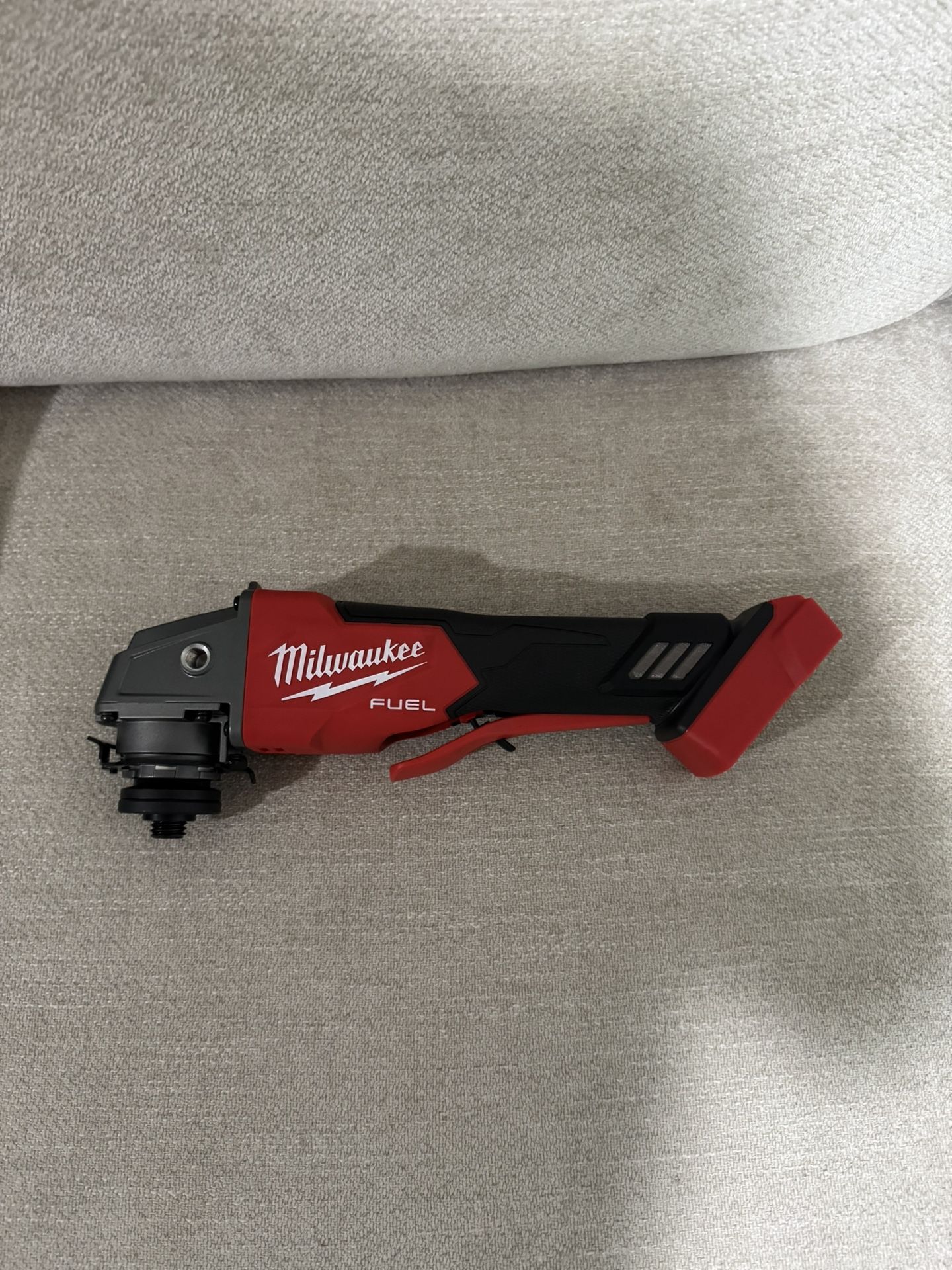Milwaukee Fuel M18 Grinder