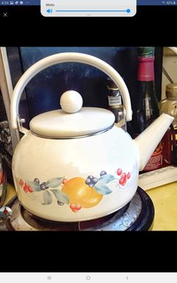 Corelle abundance fruit patterned enamelware tea kettle pot - SUPER !
