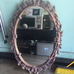 Beautiful Vintage Carolina Company Ornate oval Wood Mirror 