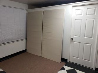 King size bunkie boards - can DELIVER almost anywhere for $20 extra - used and in good condition 😍