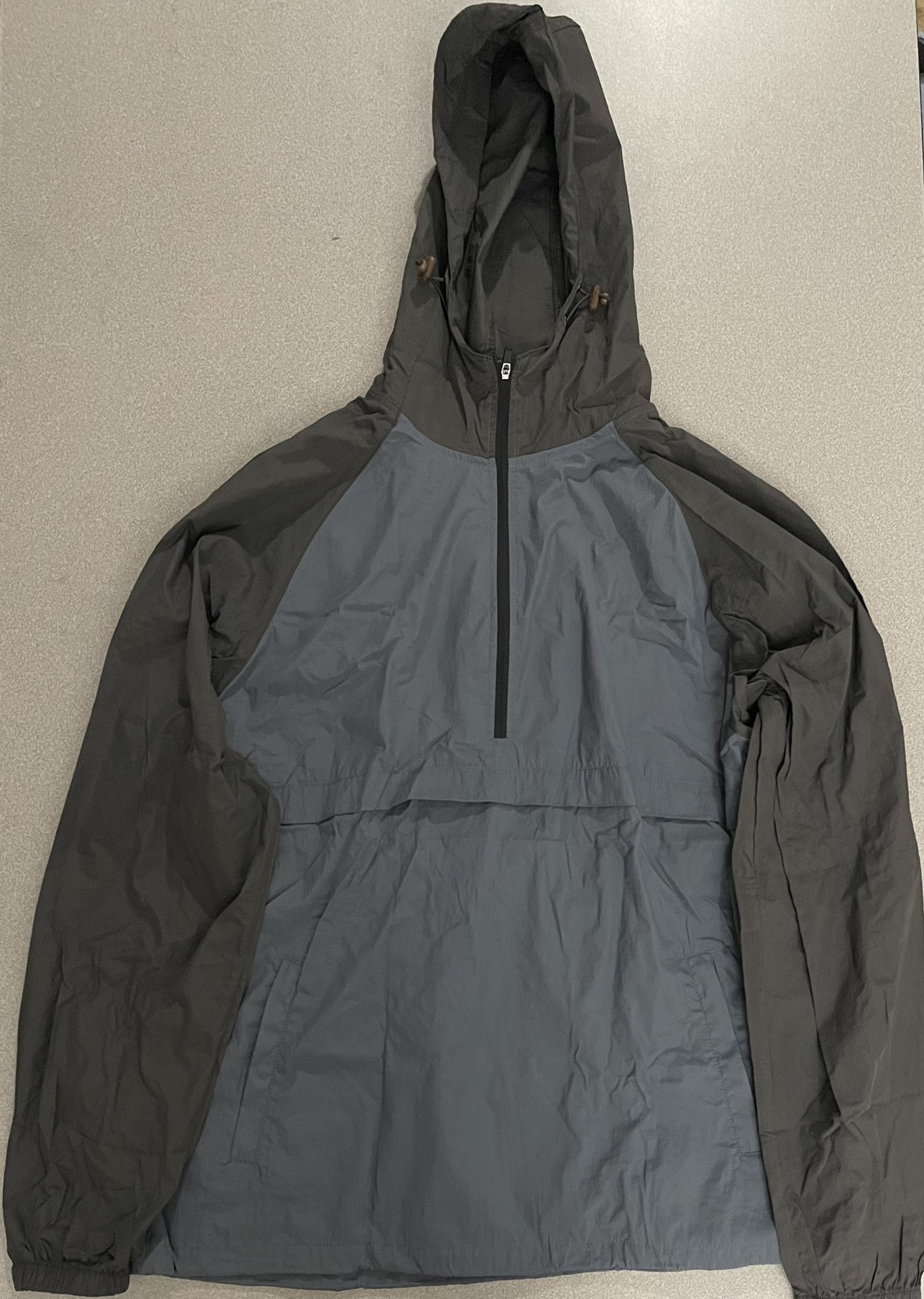 Estepoba Windbreaker(Size Medium)