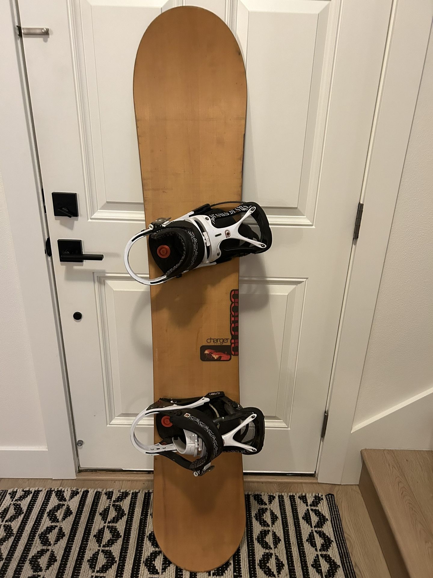 Snowboard - Burton - 161cm and Burton Bindings - Large/Medium
