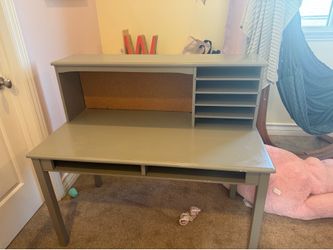 Kids / Student Desk with Hutch & Storage - Gray