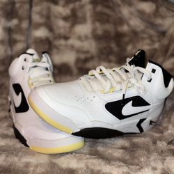 Nike AirFlight Light 