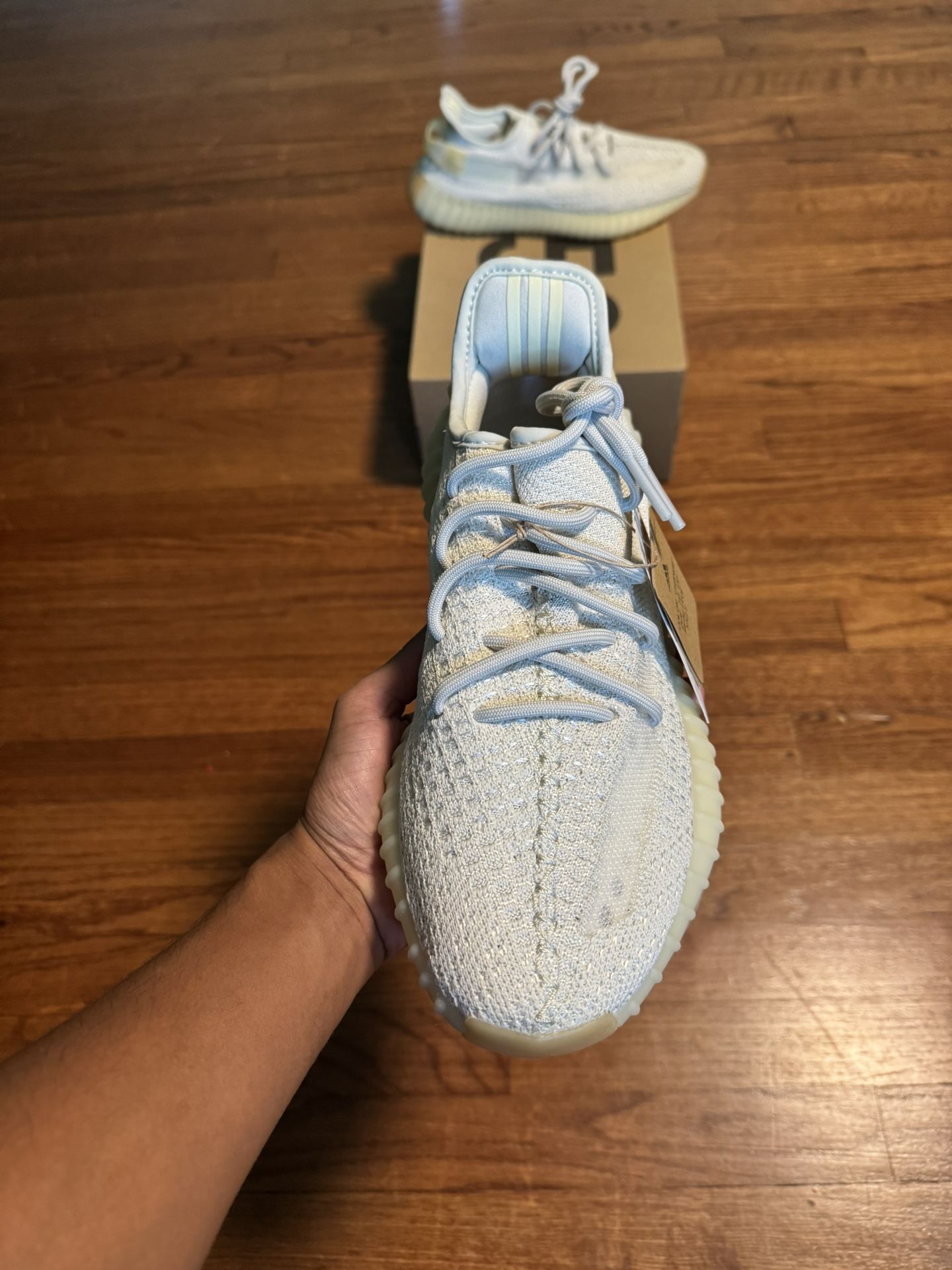 Adidas Yeezy Boost 350 V2 Size 9