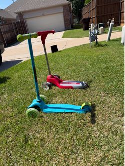 2 kids scooters