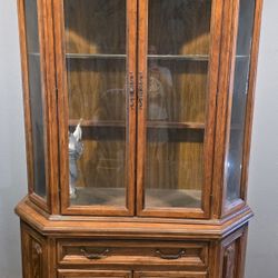 Bernhard China Hutch