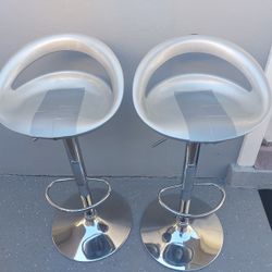 2 Bar Stool 