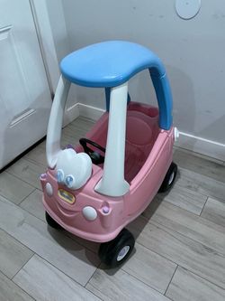 Little Tikes Cozy Coupe Ride-On Toy Car