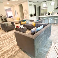 Beautiful gray Sofás Set From Rooms To Go 