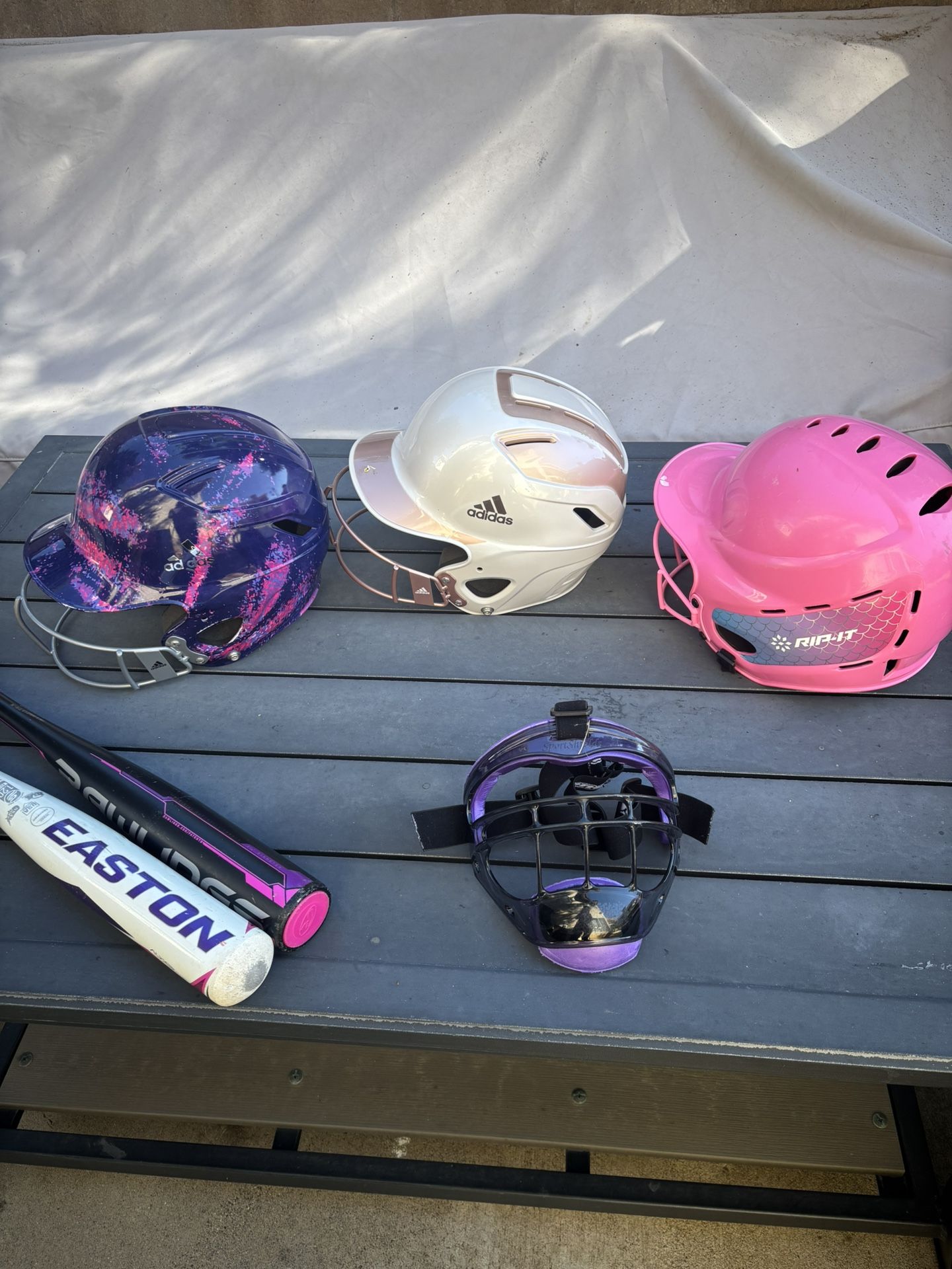 Kids Baseball Helmets And Aluminum Bats