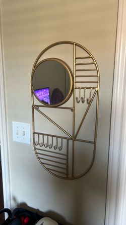 mirror/ jewelry holder