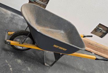 Wheel barrel