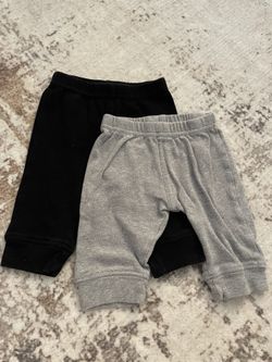 Baby boy sweatpants x2 0-3 Months 
