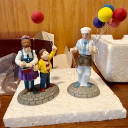 DEPT 56 HERITAGE VILLAGE DISNEY PARKS VILLAGE SERIES  BALLOON SELLER 53539