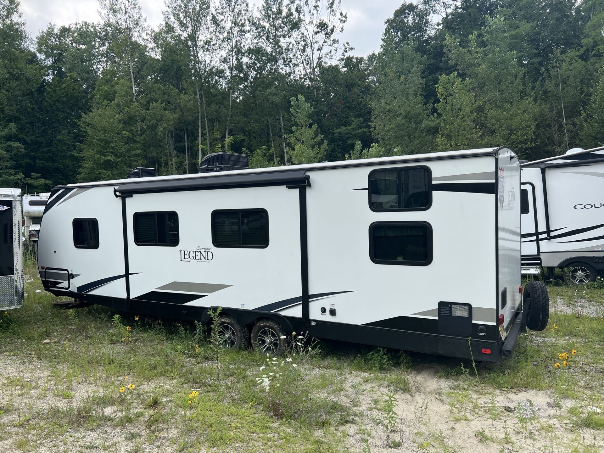 Forest River Surveyor Legend Travel Trailer — Bunkhouse, Clean Interior