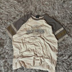 Vintage Harley-Davidson ringer-style T-shirt in cream with brown sleeves and stripe details. Tagged Large 