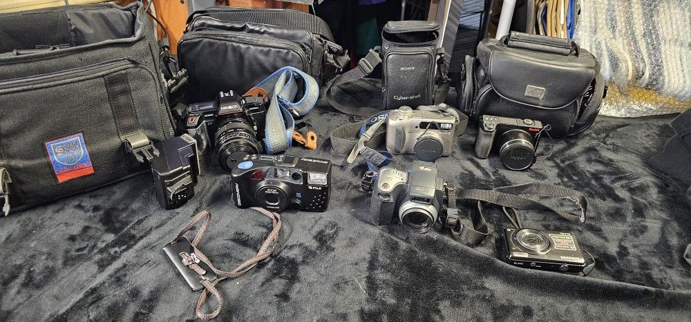  Mixed Camera Lot