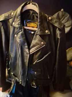 🔥 BUNDLE FIRE SALE: Vintage Leather Biker Jacket (42 L) + Eagle Belt Buckle - NEED GONE TODAY