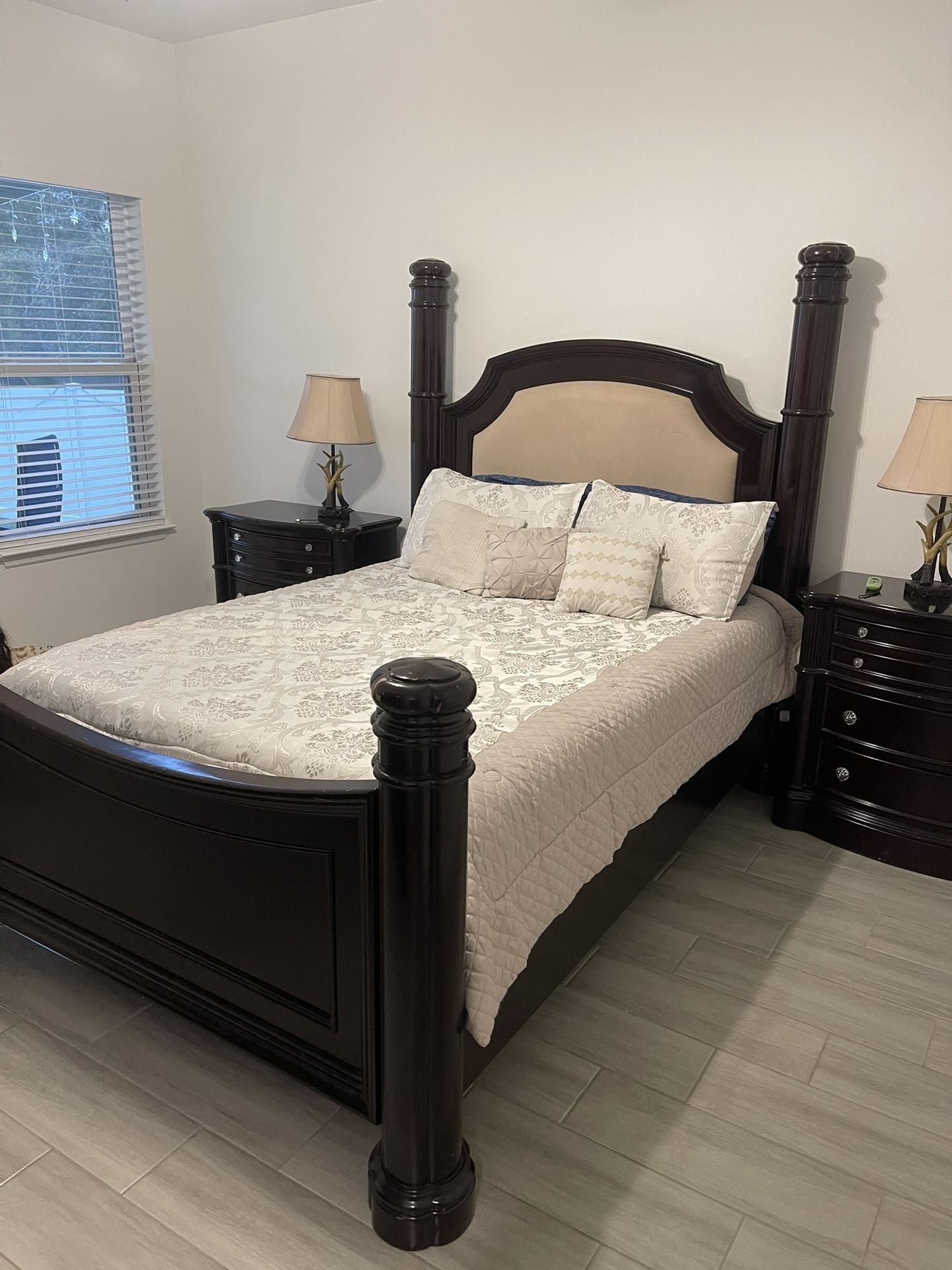 Queen Bedroom Set