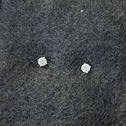1/2 cttw 14k WG Natural Diamond Studs