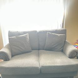 SELLING SOFAS OR TABLE