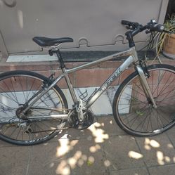 Trek FX 7.5 Aluminum Frame Fitness Hybrid 