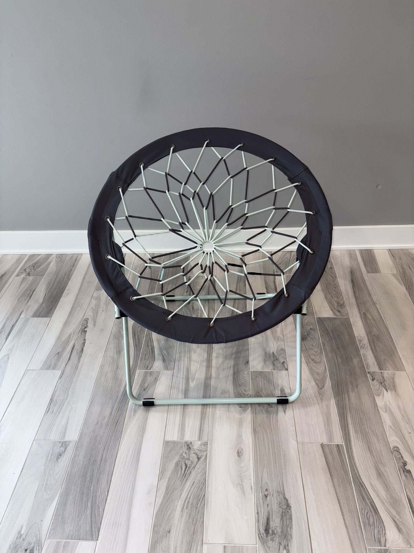 Spider Web Bungee Chair – Lightweight & Folds Flat