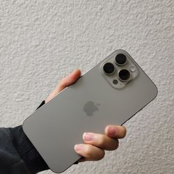 Apple iPhone 16 Pro  unlocked 